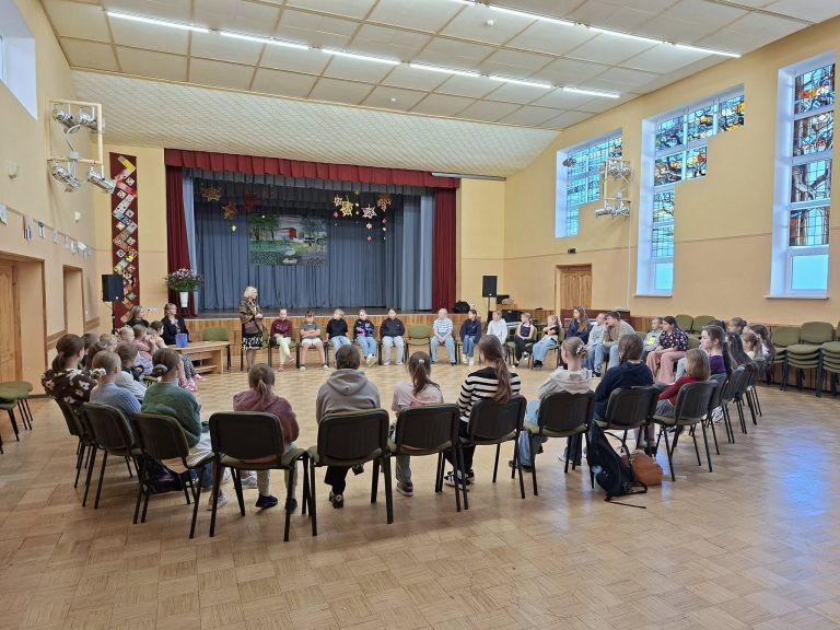 Sarunu stunda ” Mans ceļš Mūzikas/Mākslas pasaulē”